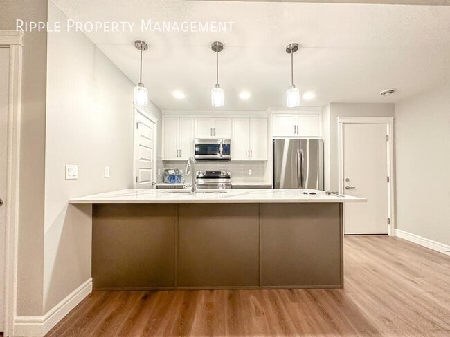 Photo - AMAZING 3 BEDS/ 2.5 BATHS TOWNHOUSE | WALKOUT BASEMENT