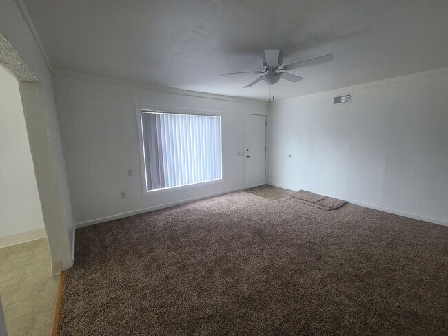 Photo - 2 bedroom, 1 bath downtown Dallas with yard