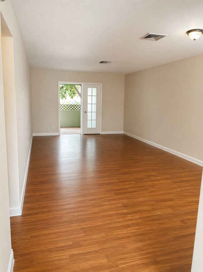 Photo - 4317-4317 Cocoanut Rd Unit 4317