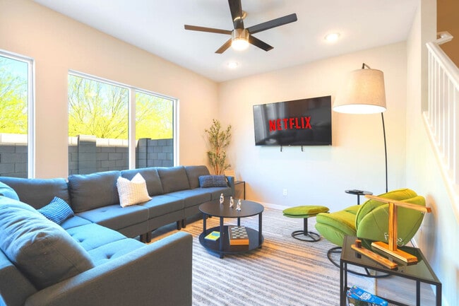 Building Photo - 16601 N Parkview Pl Unit ID1335741P