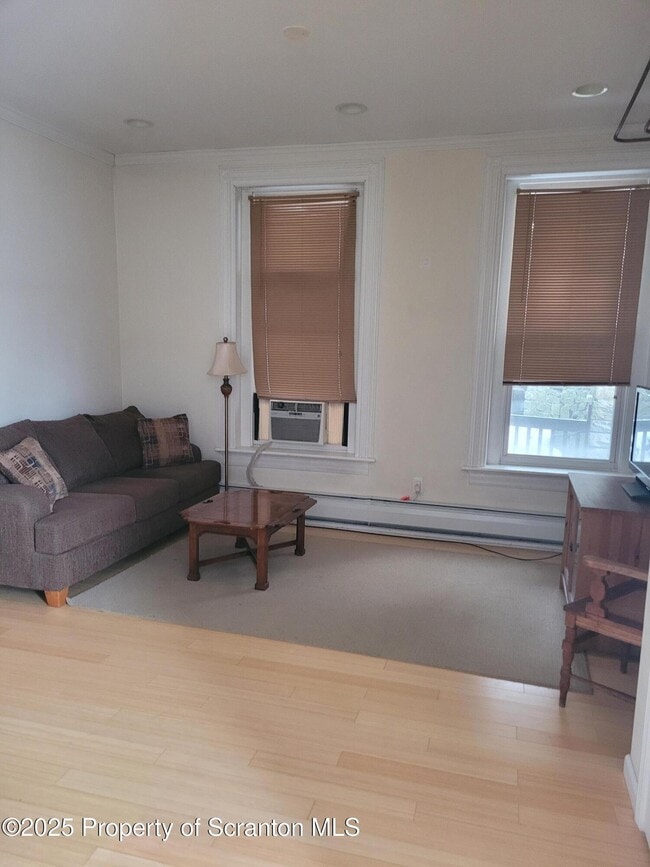 Photo - 1252 E Main St