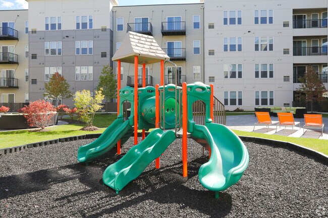 Photo - 18w070 Royce Blvd