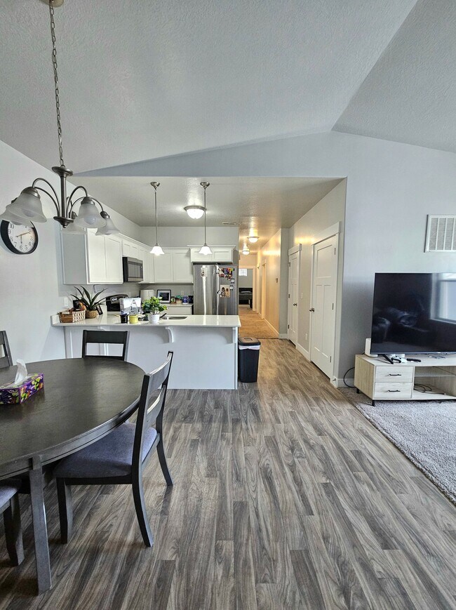 Building Photo - 14648 McKellen Dr Unit B303