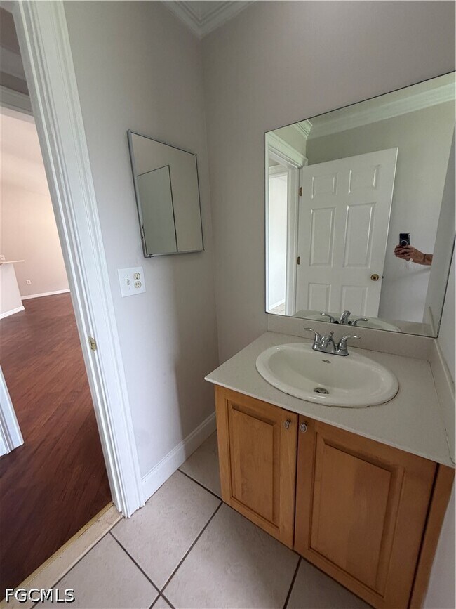 Photo - 5315 Belrose St