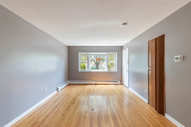 Photo - 4634 W 47th St