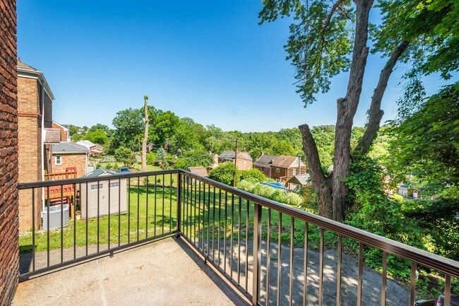 Photo - AVAILABLE JULY 1ST!! Don't miss this STUNNING 3 bedroom!