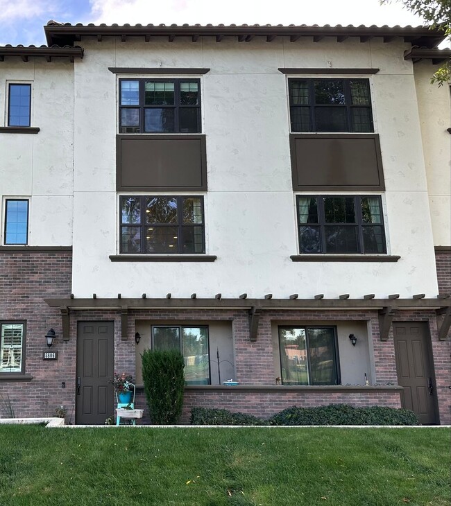 Pleasanton Andares townhouse 4 BD / 3 full... - Pleasanton Andares townhouse 4 BD / 3 full...