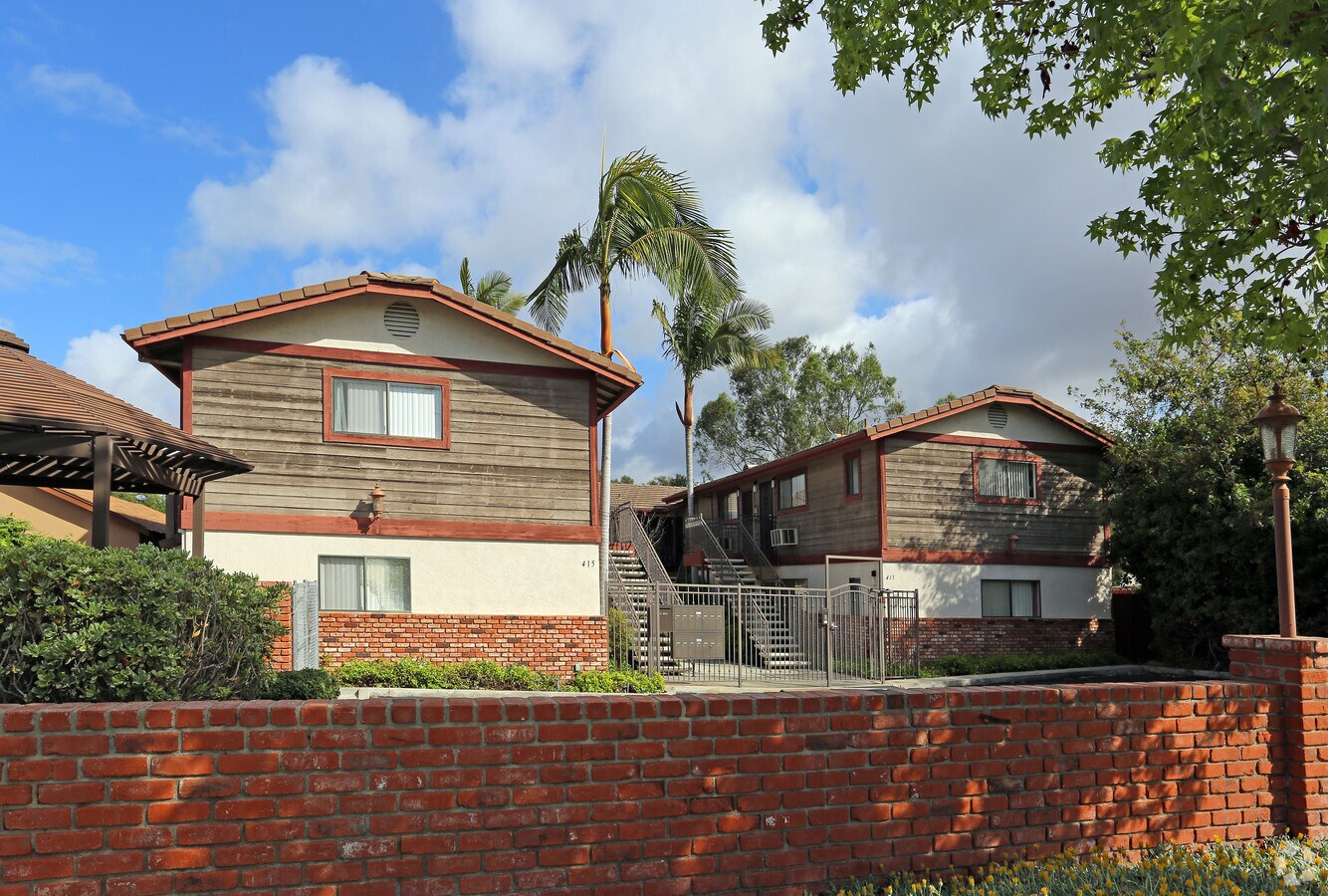 Photo - 411 Park Way