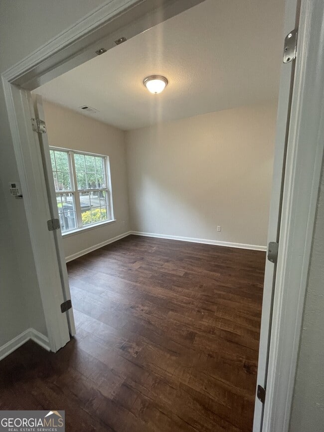 Photo - 387 Brookview Dr