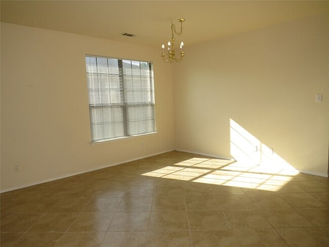 Photo - 2821 Hilcroft Ave