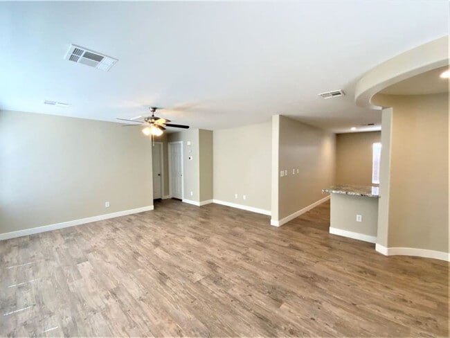 Photo - 864 Blue Rosalie Pl