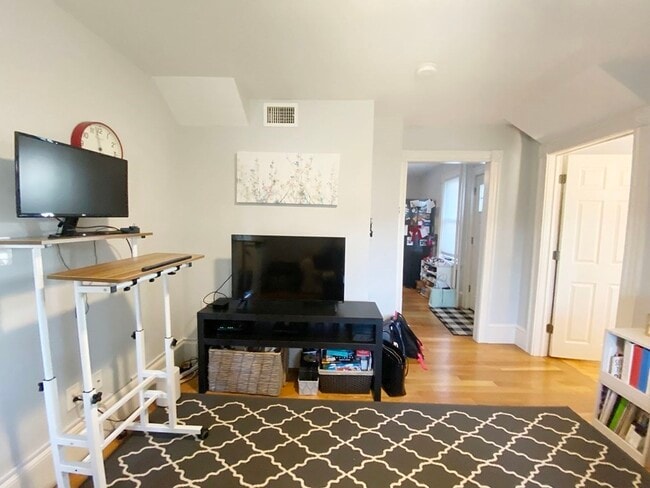 Photo - 63-65 Leyden St Unit 3
