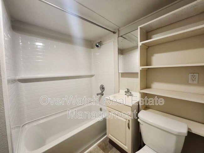 Photo - 1550 Medfra St