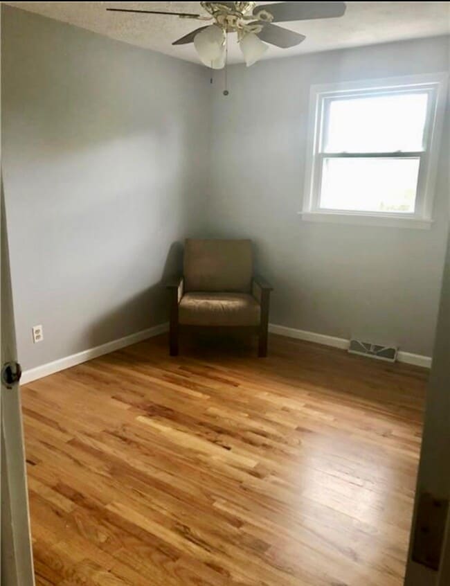 Photo - 7776 Thompson Rd Unidad Upper