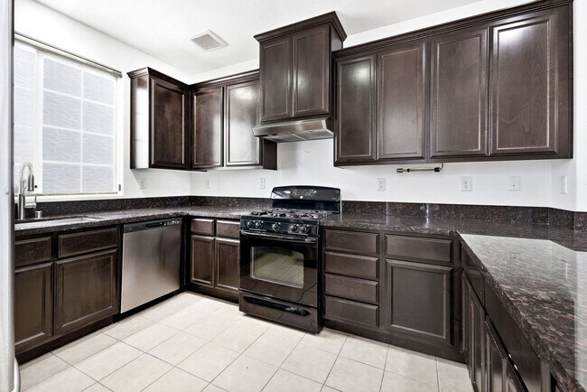Photo - Impeccable 3 bedroom house in Davis Mace Ranch