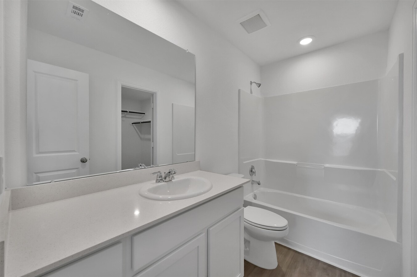 Photo - 21031 Longeni Dr