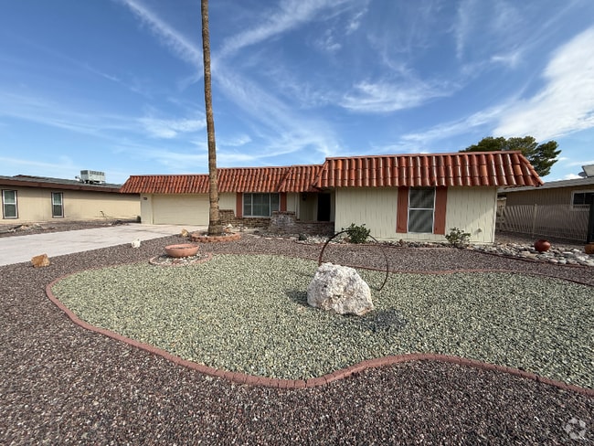 Building Photo - 11022 W Boswell Blvd Rental