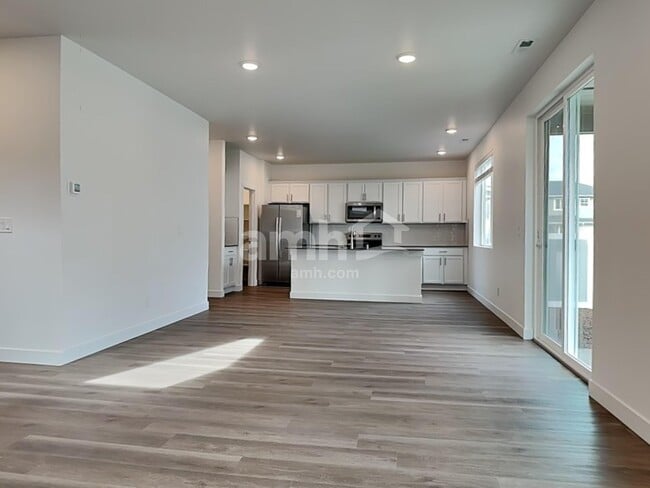 Photo - 7622 Brenden St SW