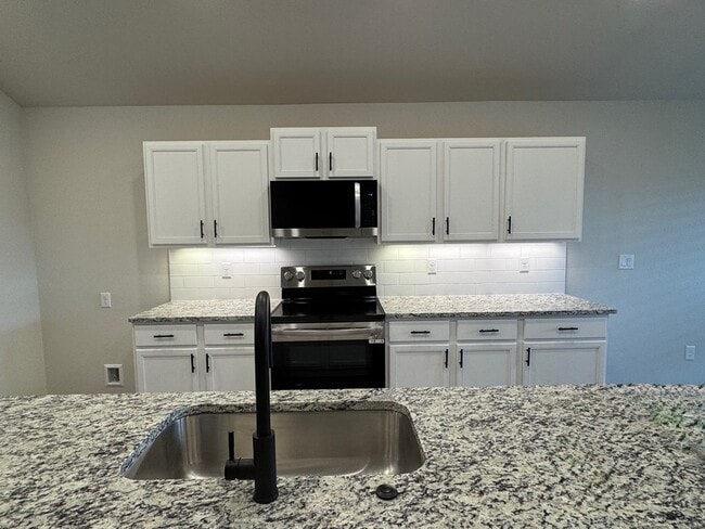 Photo - 323 Trailblazer Ln