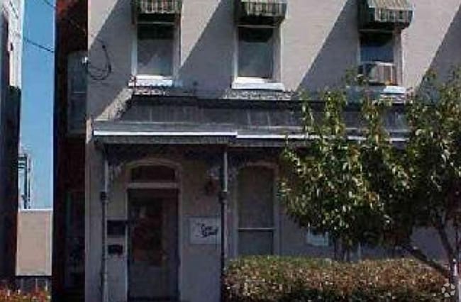 Building Photo - 708 Court St Unit C Rental
