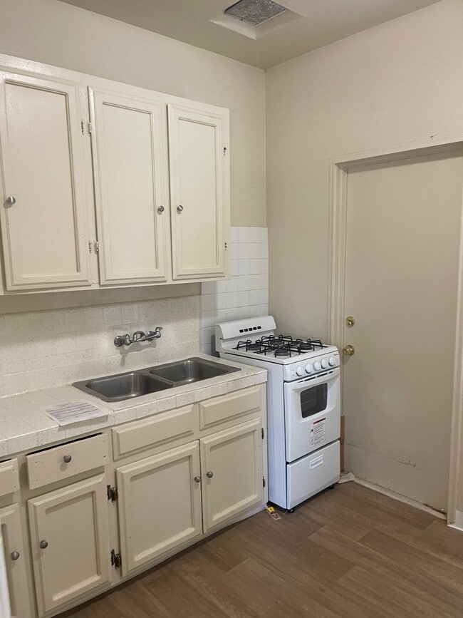 4124 C St Unidad A