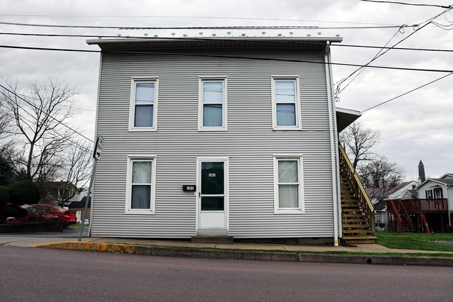 328 Center St Unit 101