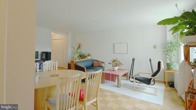 Photo - 10201 Grosvenor Pl Unit 828