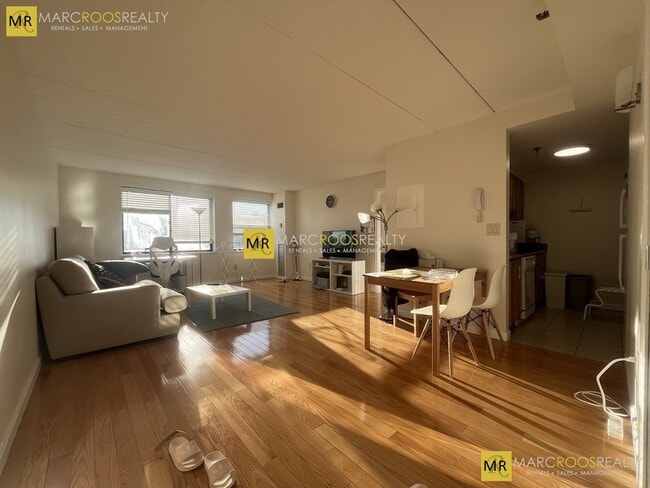 Photo - 1933 Commonwealth Ave Unit 504