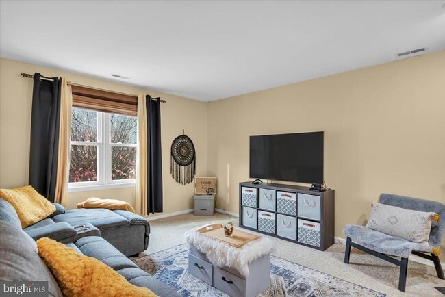 Photo - 211 Harbourtown Blvd
