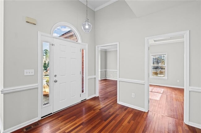 Photo - 1969 Seymour Dr NW