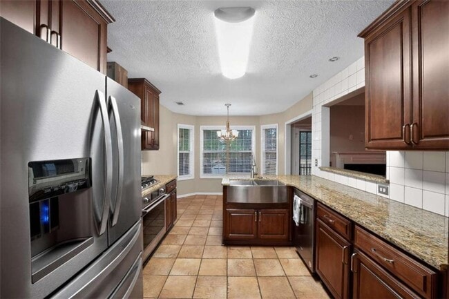 Photo - 630 Castlebar Way