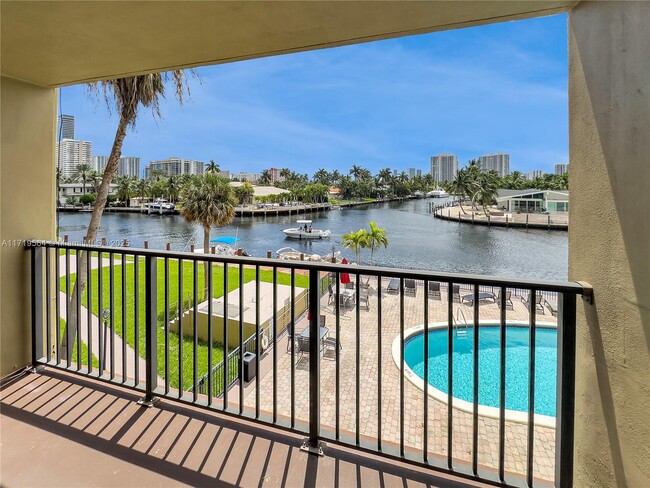 Photo - 301 Golden Isles Dr Condominio Unidad 307