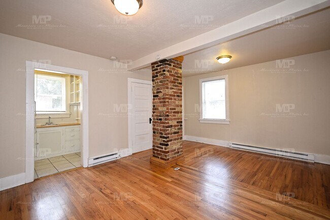 Photo - 318 W Laurel St Unit 318 W. Laurel St. #B-L318B