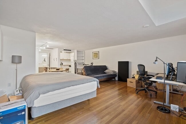 Photo - 260 Beacon St Unit 3