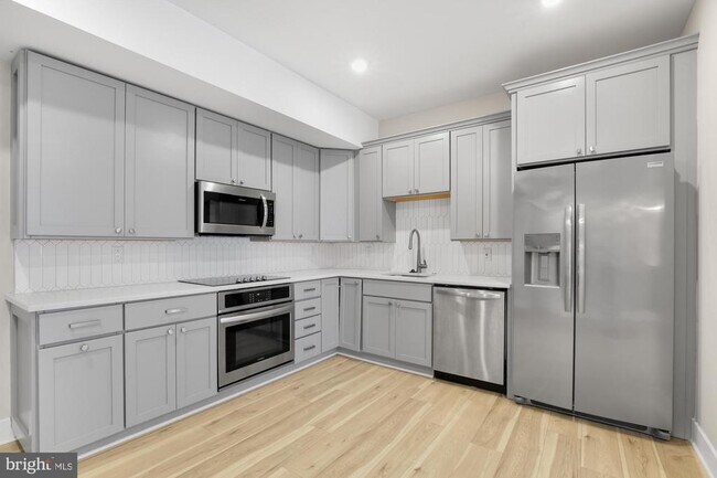 Photo - 2621 W Jefferson St Unit 2R