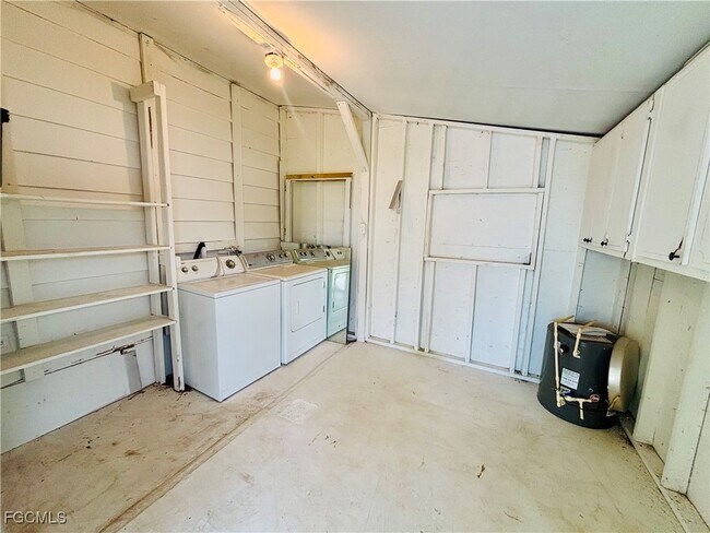 Building Photo - 16091 Siesta Dr Rental