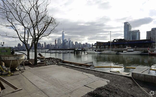 Photo - Waterside Square South