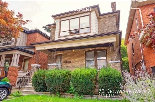 Building Photo - **Beautiful & Bright Updated 2 Bedroom Second Floor Unit 2