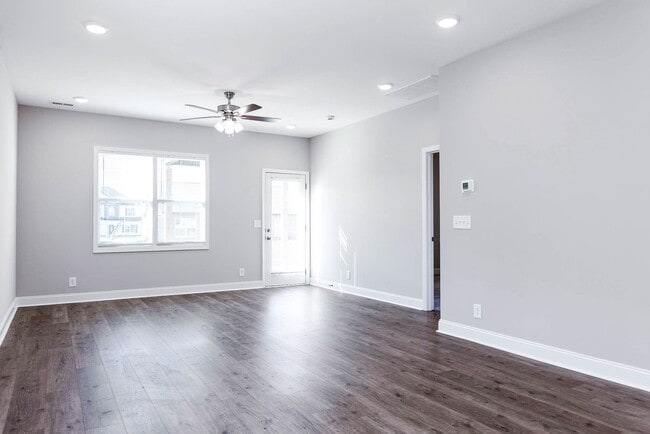 Photo - 302 Elwell Rd