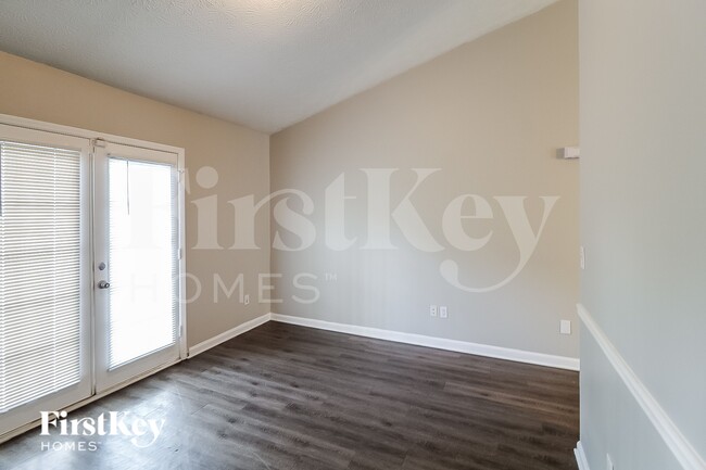 Photo - 8920 Woodlake Ct