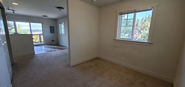 Photo - 1107 High St Unit #102