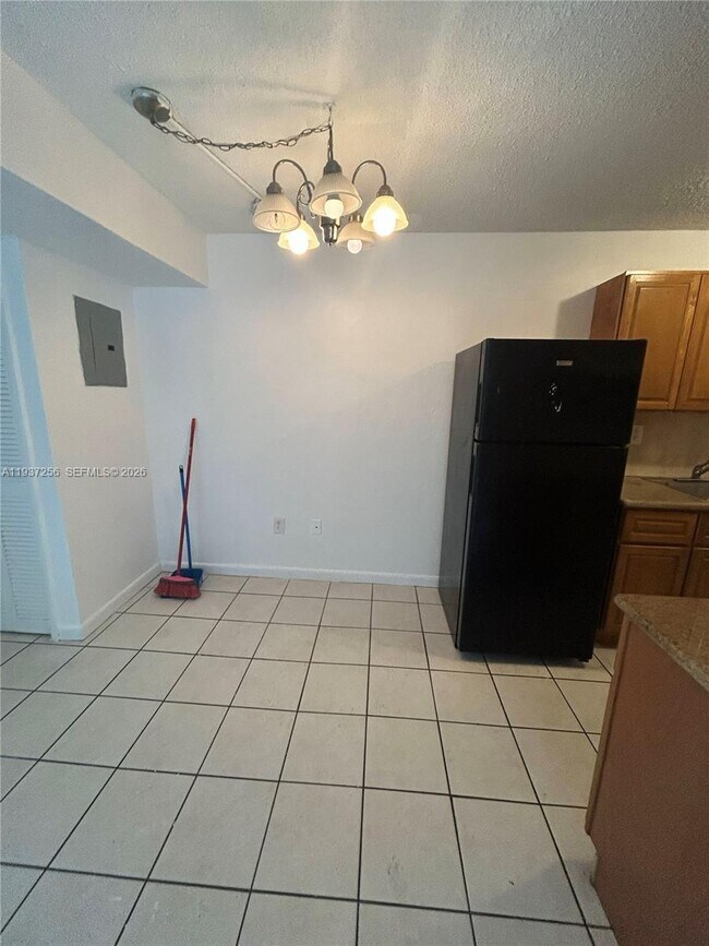 Photo - 5814 NE 4th Ct Unit 5