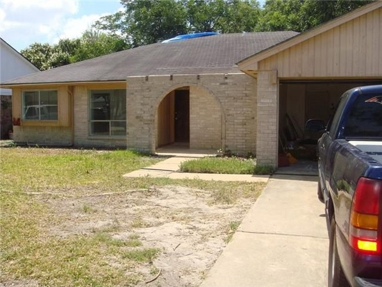 Building Photo - 13307 Oak Ledge Dr Rental