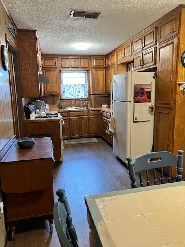 Photo - 301 W Main St