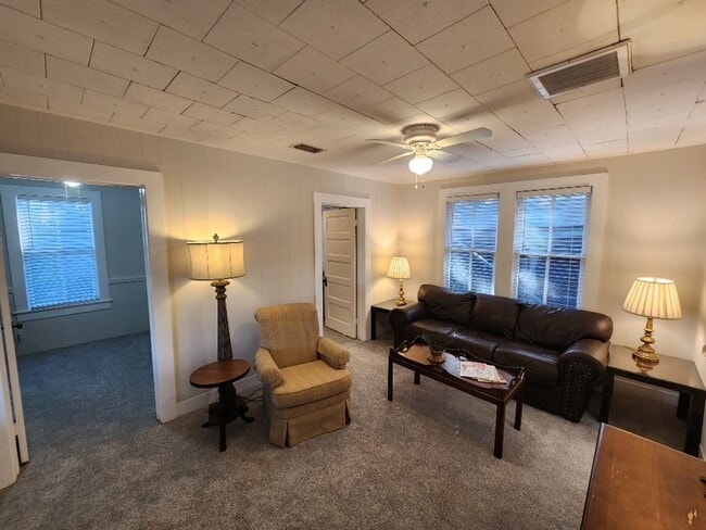 Photo - Quaint downtown riverside 2 Bedroom 1 Bath...