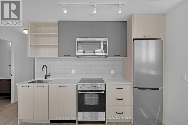 Photo - 2300 St Clair Ave W Unit 309