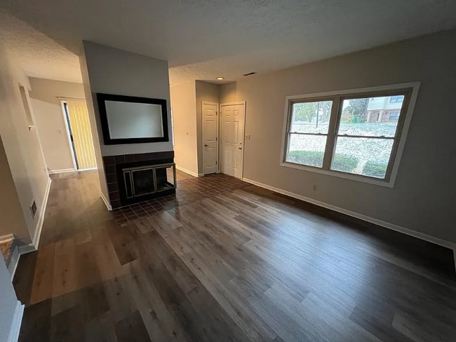 Photo - 9572 Maple Way