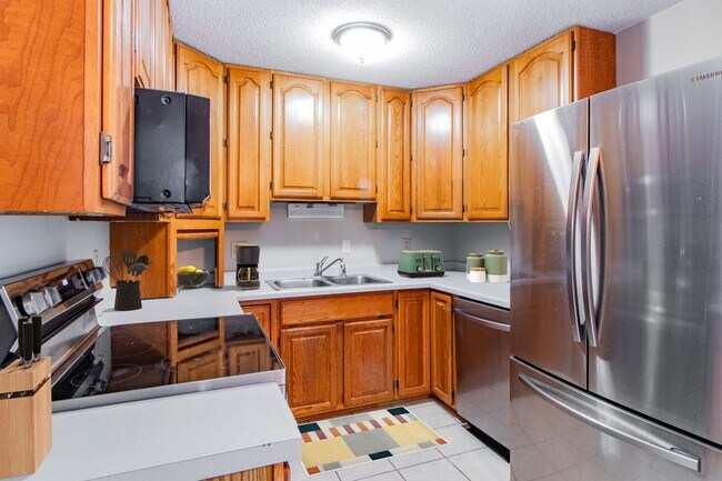 Photo - Available June 1st - 4 Bedroom, 2 Bath Home!