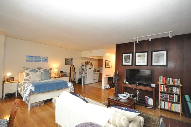 Photo - 186 Beacon St Unit 1B