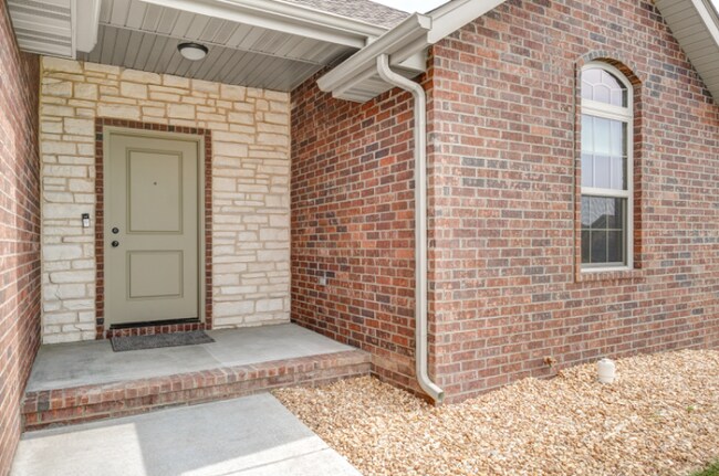 Photo - 877 E Scott Wayne Dr